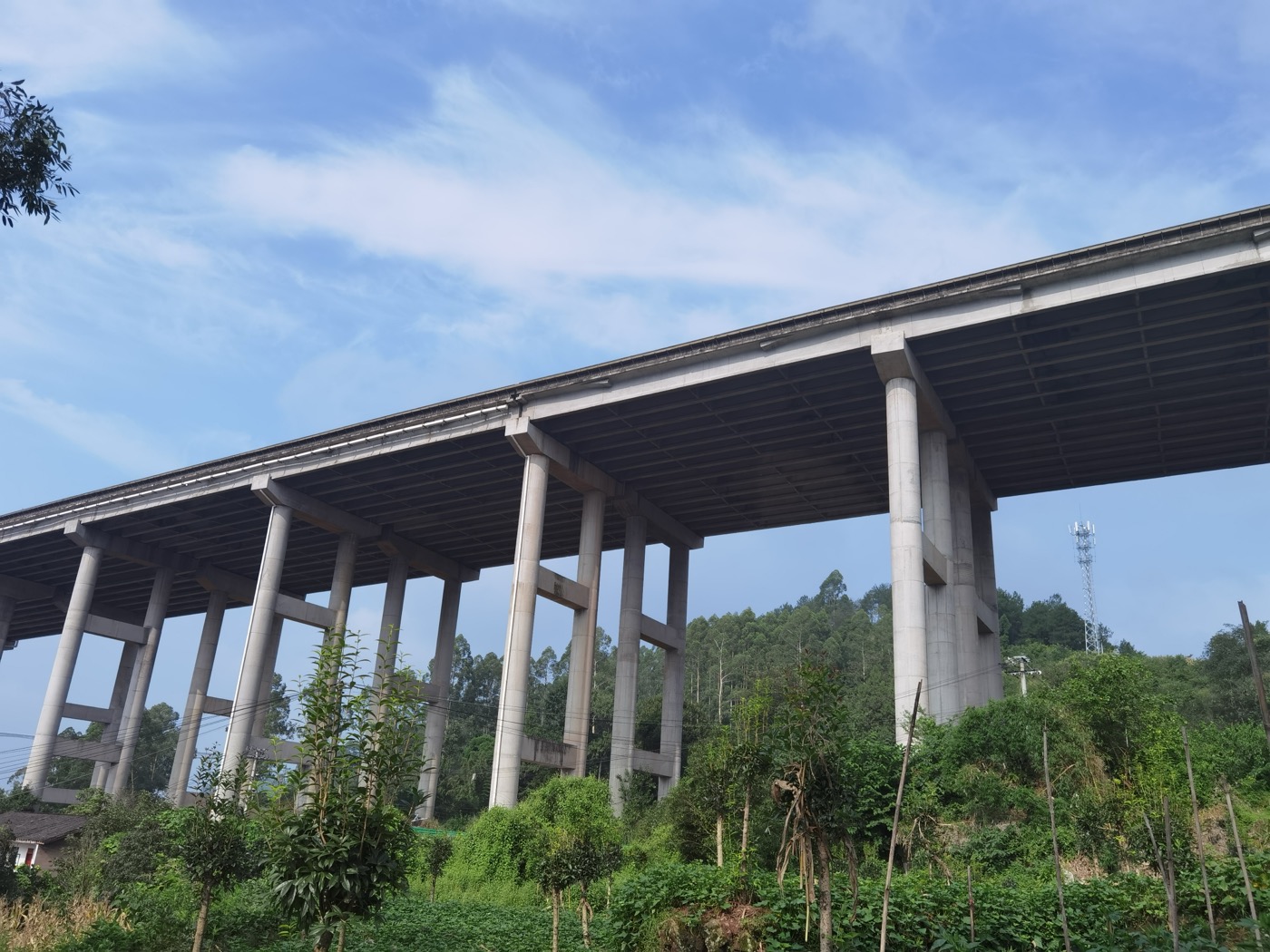 黑水滩大桥加装楔形钢板现场